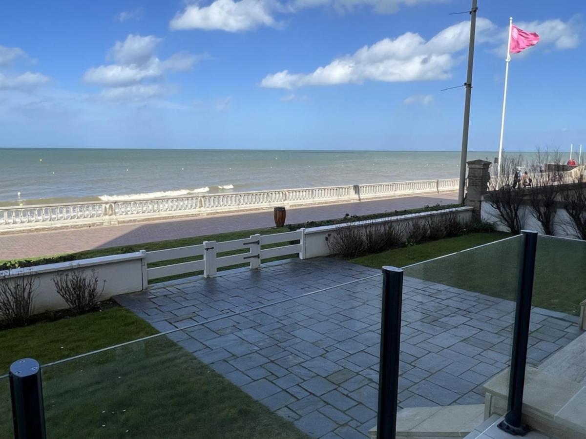 Studio En Centre-Ville De Cabourg Avec Balcon Et Parking - Fr-1-487-345 Eksteriør billede